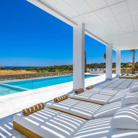 Seashore Beachfront Villa Lakhania Eksteriør billede