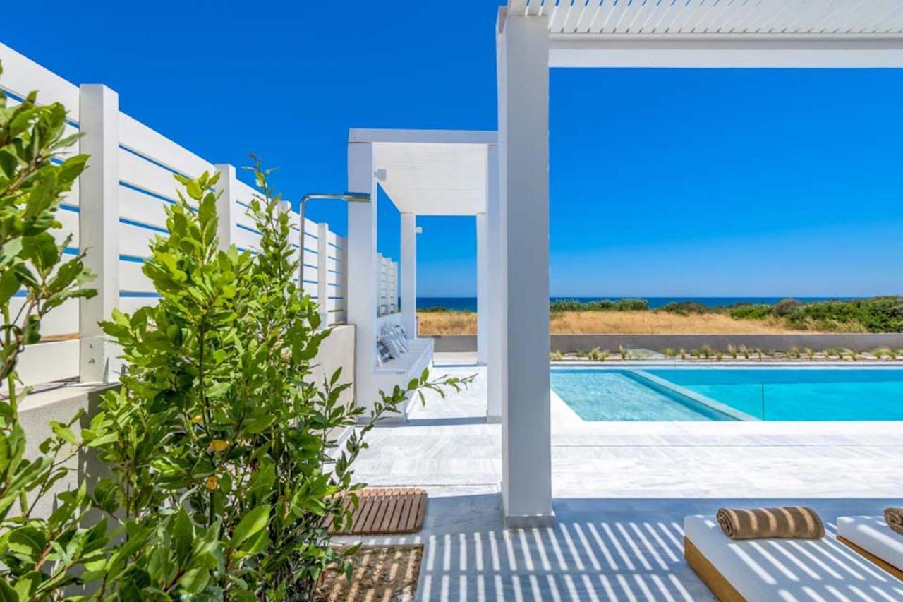 Seashore Beachfront Villa Lakhania Eksteriør billede