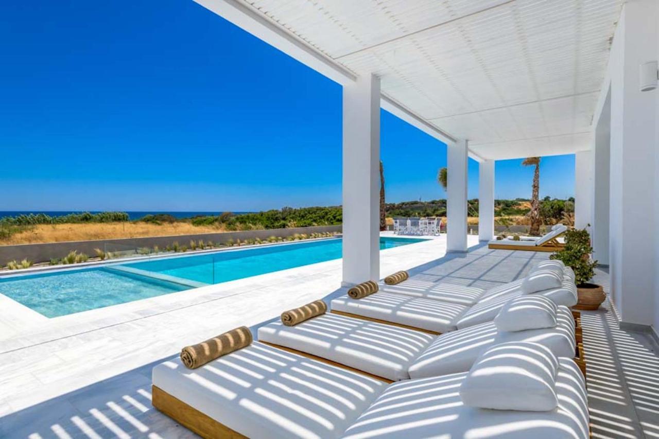 Seashore Beachfront Villa Lakhania Eksteriør billede
