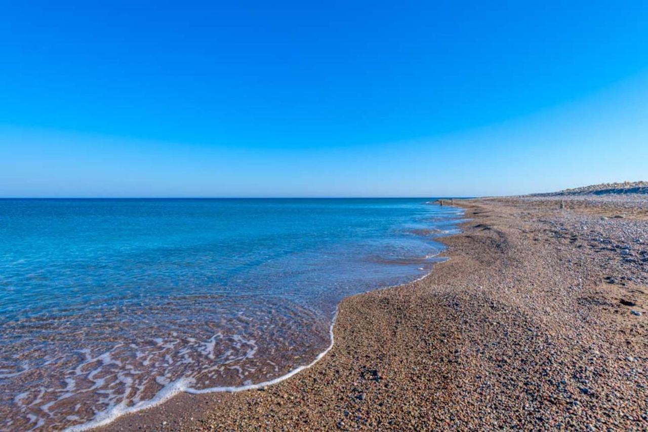 Seashore Beachfront Villa Lakhania Eksteriør billede