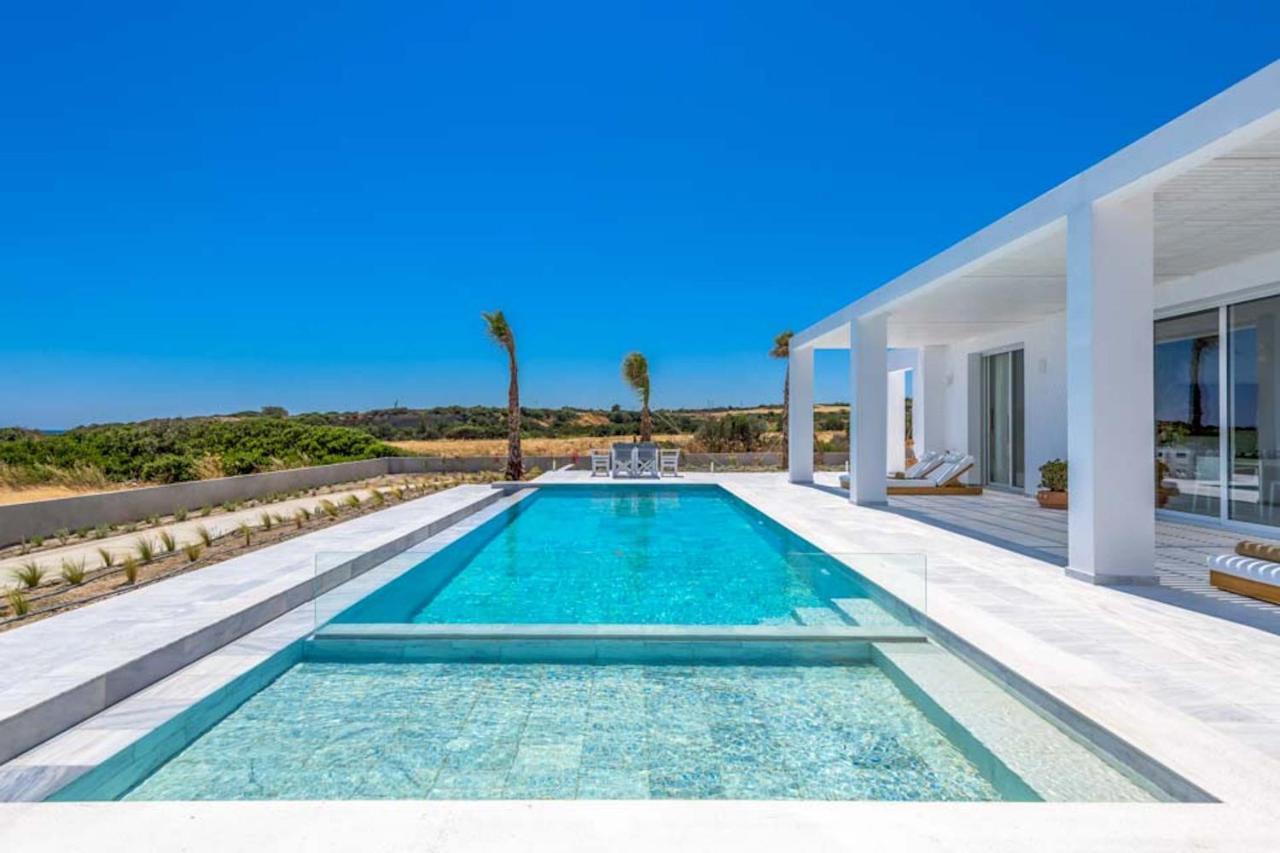 Seashore Beachfront Villa Lakhania Eksteriør billede